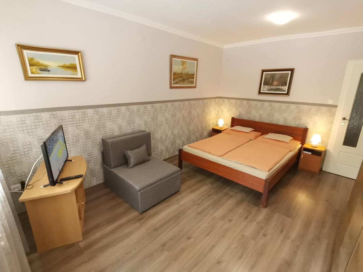 Carpe Diem Apartment Hajduszoboszlo Exterior foto