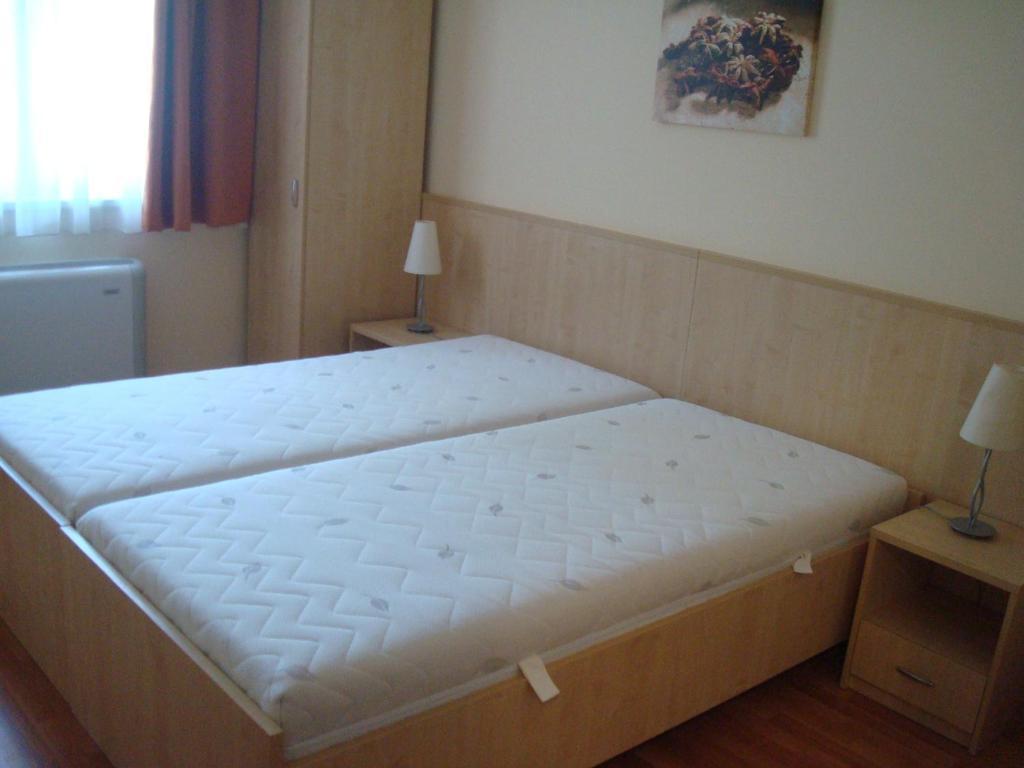 Carpe Diem Apartment Hajduszoboszlo Quarto foto