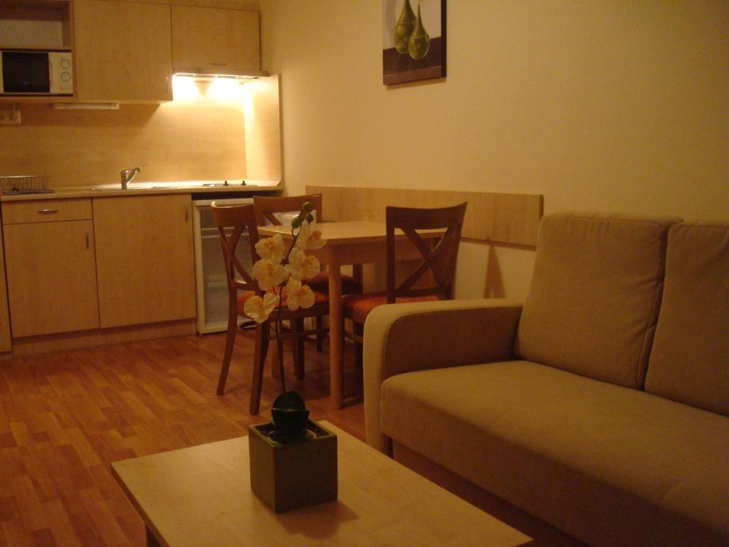 Carpe Diem Apartment Hajduszoboszlo Quarto foto