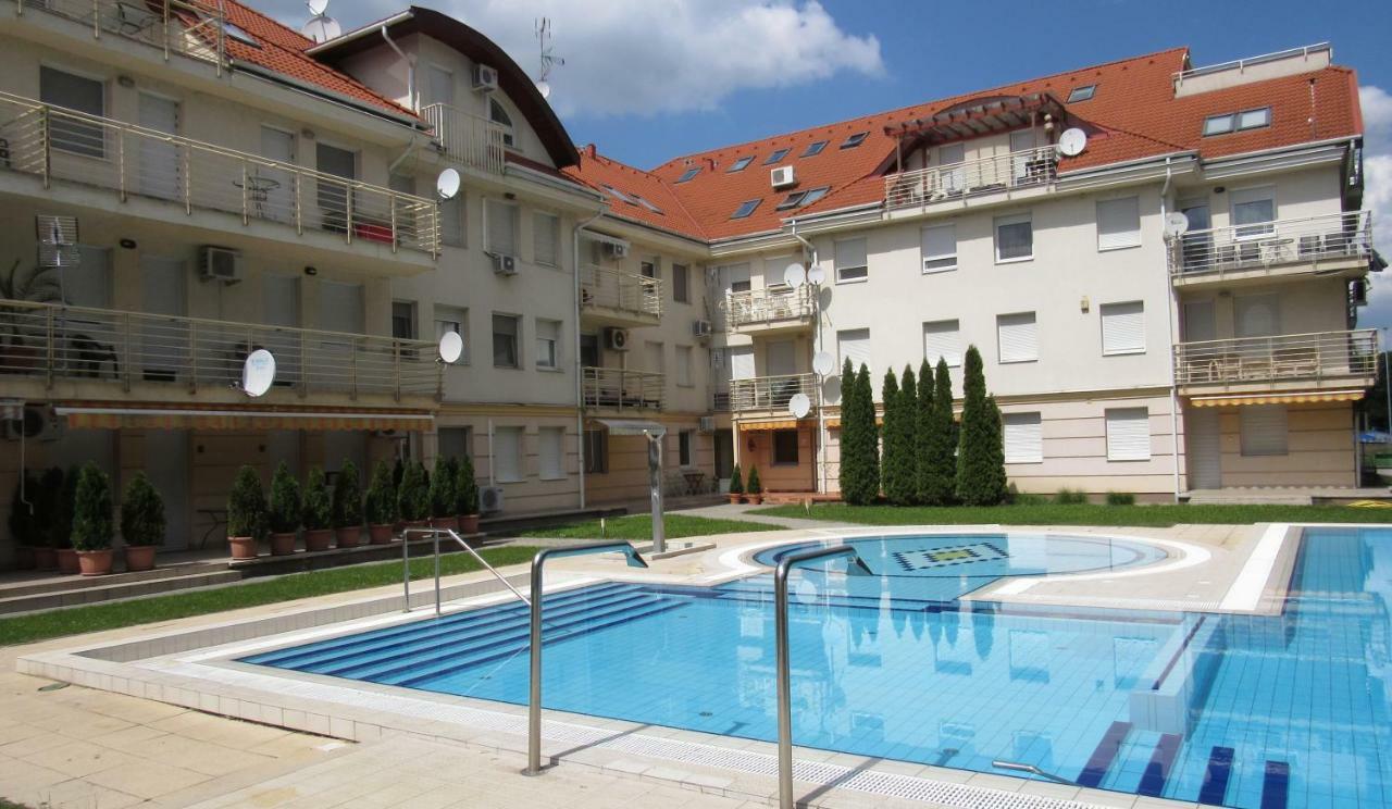 Carpe Diem Apartment Hajduszoboszlo Exterior foto